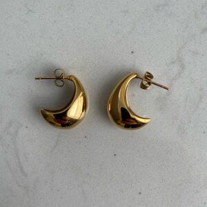 Medium Gold Earrings